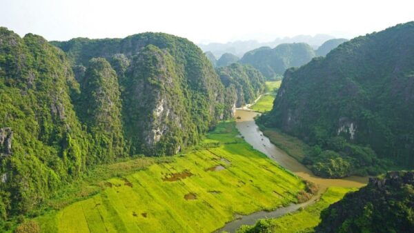 Hidden Trip to Bai Dinh Pagoda- Van Long or Thien Ha Grotto - Essential Preparation Tips