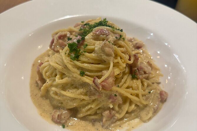 Hidden Vancouver Tour with Dinner - Dinner and Entertainment: A Feast of Flavors and Fun