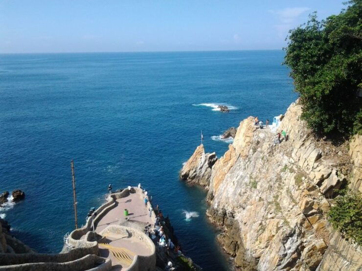 High Cliff Divers by Night With Dinner From Acapulco - Booking Details