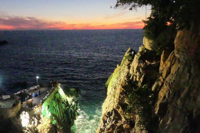High Cliff Divers La Quebrada at La Perla - Only Drinks - Common Questions