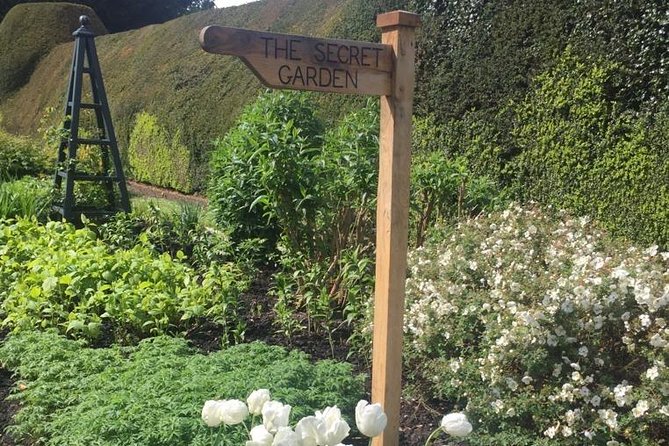 Highclere Castle Private Round Trip Transportation Service - Pricing and Group Size Variations