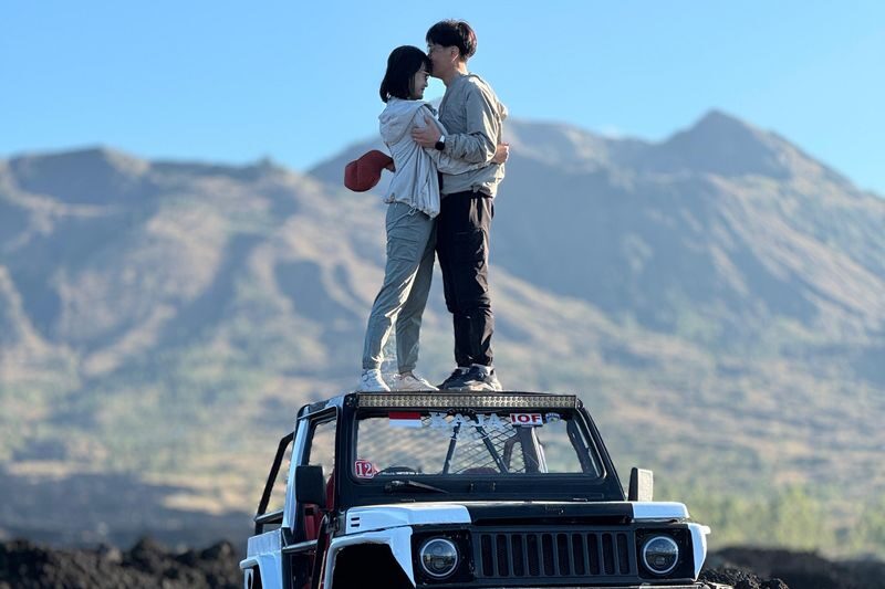Highlight Drone Videographer with 4WD Jeep in Batur Volcano - Who will enjoy this Jeep tour most