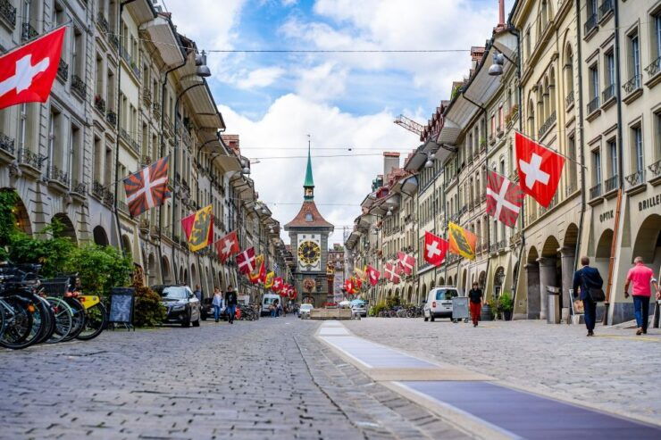 Highlights & Hidden Gems of Bern: Small Group Guided Walking - Experience Highlights