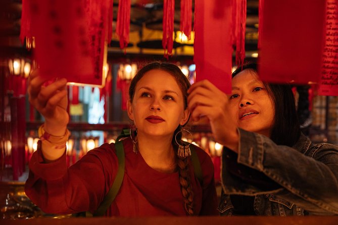 Highlights & Hidden Gems With Locals: Best of Hong Kong Private Tour - Private Tour Overview