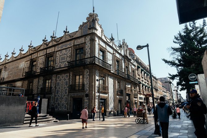 Highlights & Hidden Gems With Locals: Best of Mexico City Private Tour - Admiring the Art Nouveau Architecture