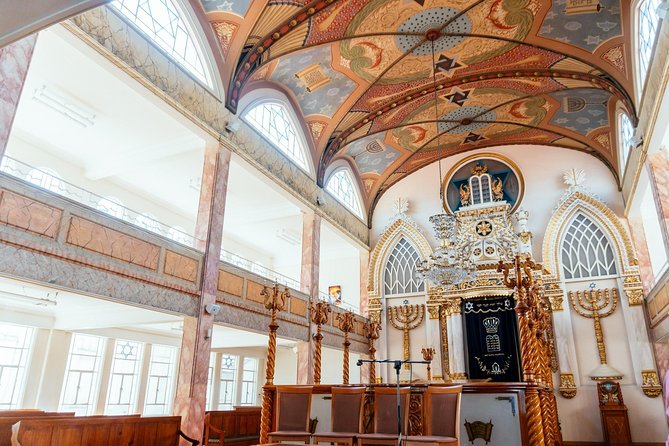 Highlights & Hidden Gems With Locals: Best of Mexico City Private Tour - Indulging in Complimentary Snacks and Refreshments