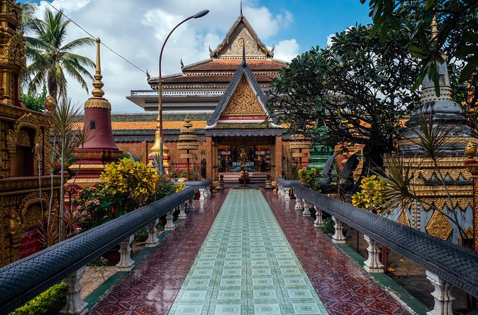 Highlights & Hidden Gems With Locals: Best of Siem Reap Private Tour - Tour Highlights