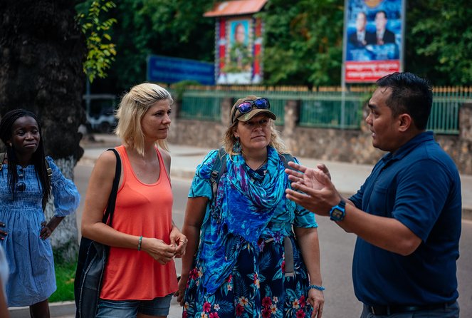 Highlights & Hidden Gems With Locals: Best of Siem Reap Private Tour - Must-See Landmarks