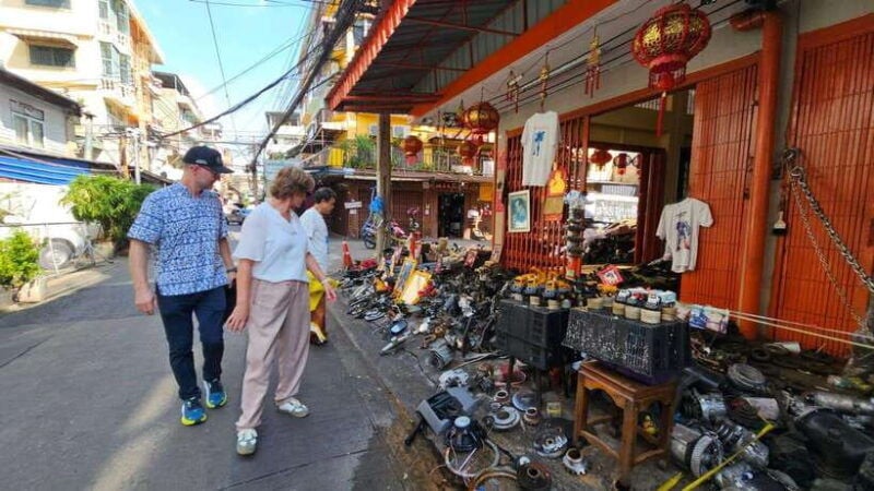 Highlights Local Bangkok Walking Tour With Local Guide - Good To Know