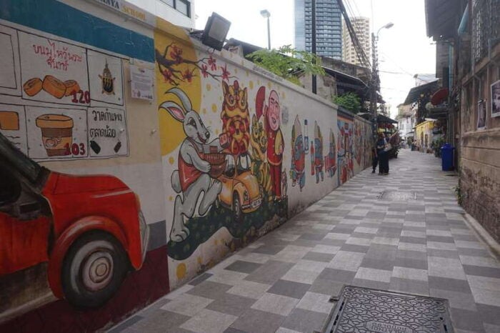 Highlights Local Bangkok Walking Tour With Local Guide - What to Expect on the Tour