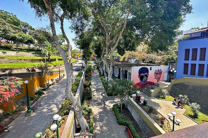 Highlights of Lima: Miraflores, Surquillo, Barranco & Chorrillos - Exploring Limas Gastronomy: Must-Try Dishes and Restaurants