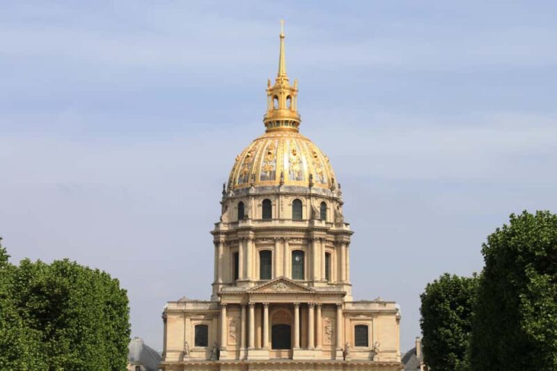 Highlights of Paris Bike Tour in English or Dutch - Detailed Breakdown of the Itinerary