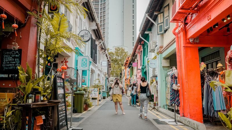 Highlights of Singapore Instagram Walking Tour - A photo walk, not a photography class
