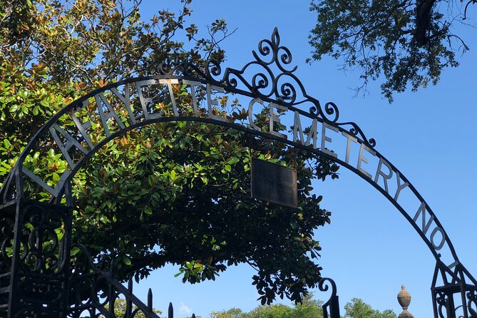 Highlights of the New Orleans Garden District Walking Tour - Informative Guided Tour in Opulent Garden District