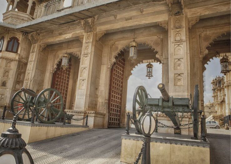 Highlights of Udaipur City -Guided Half-Day Car Tour - Good To Know