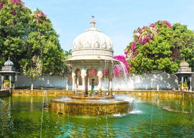 Highlights of Udaipur City -Guided Half-Day Car Tour - Bagore Ki Haveli - Cultural Extravaganza