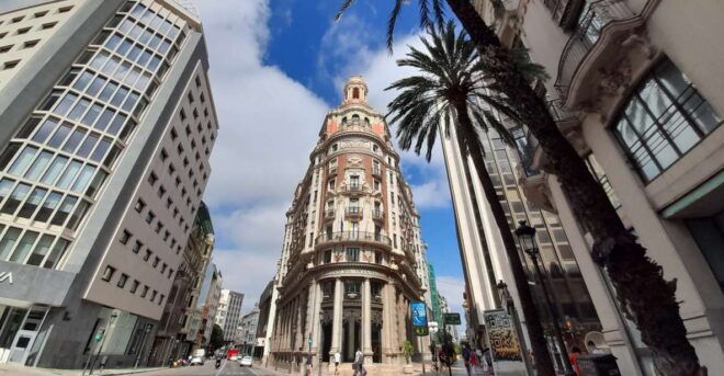 Highlights of Valencia Exploration Game: Time Travel Hero - Uncover Valencian Holy Grail Location