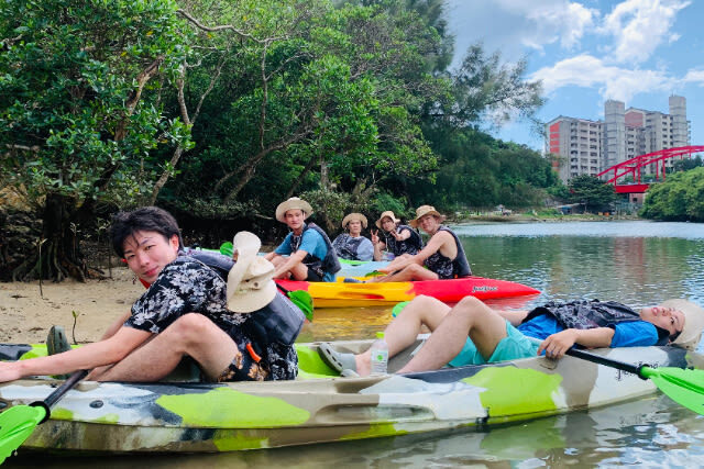 Hija River Kayak (Okinawa) - Choosing a kayak or sunset SUP