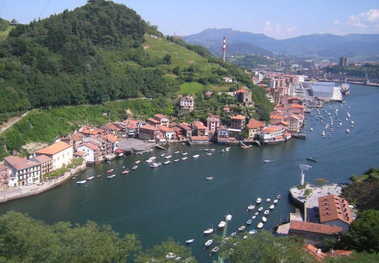 Hike From San Sebastian to San Pedro Across St James Way - Tour Features and Accessibility