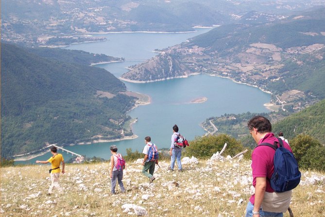 Hike the Peak, Kayak the Lake, Visit Castles and Food Tasting in 2days - The Sum Up