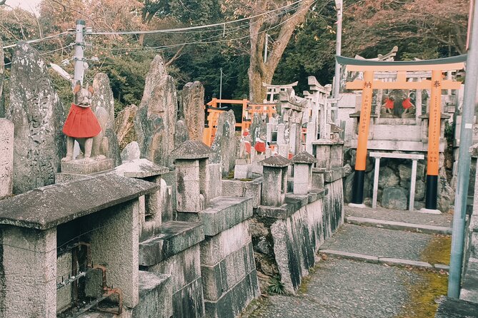 Hike Through Kyotos Best Tourist Spots - Historical Temples and Shrines