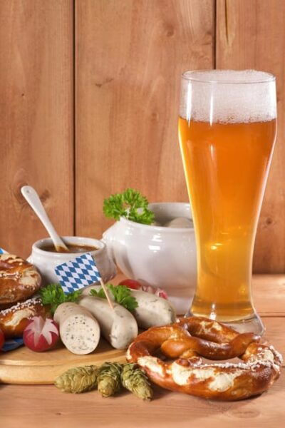 Hike to Linderhof Royal Castle With a Delicacy Break - Meeting Location