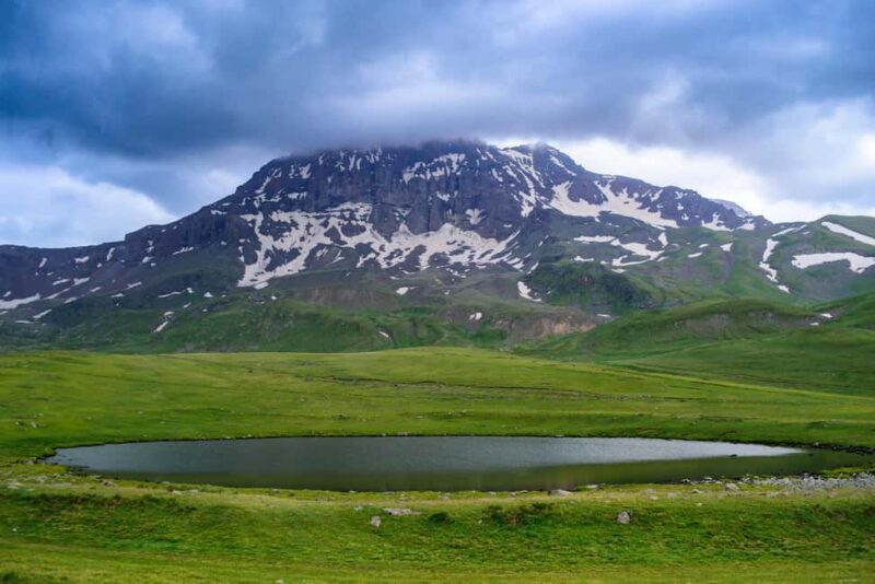 Hike to Rapi Lake and Aragats Northern Wall - Reaching Rapi Lake: The highlight of the day