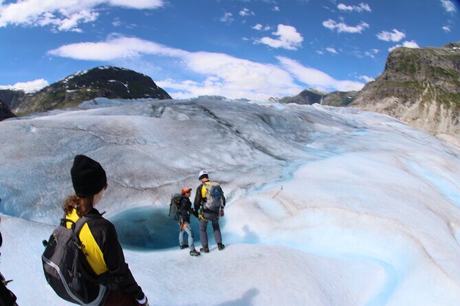 Hiking and Kayaking Experience on Tunsbergdalsbreen - Authentic Experiences and Tips From Reviewers