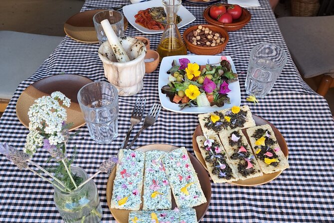 Hiking and Wild Tapas, Discovering the Secret of Plants - Benefits of Hiking and Wild Tapas