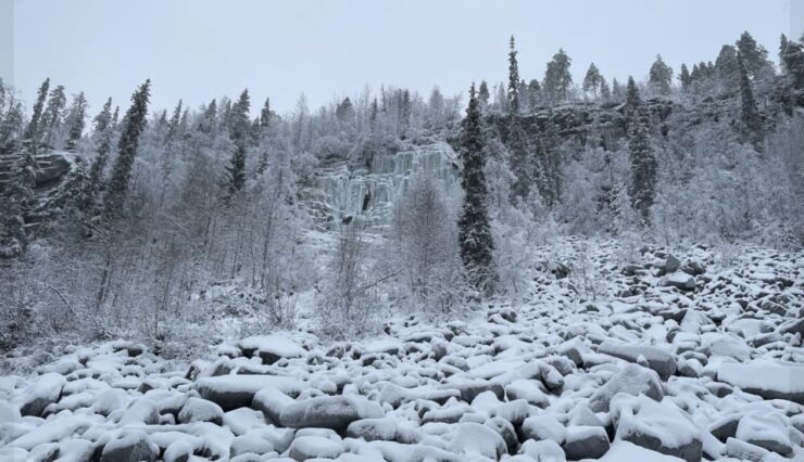 Hiking at Korouoma Frozen Waterfall - Tour Details