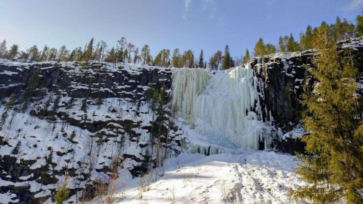 Hiking at Korouoma Frozen Waterfall - Booking Information