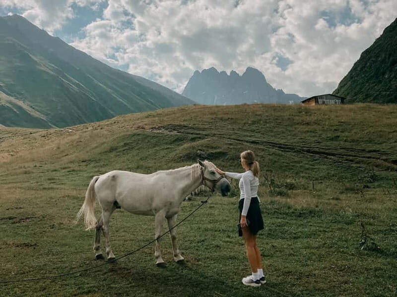 Hiking & Photo Experience in Kazbegi - Exploring the Route and Its Highlights