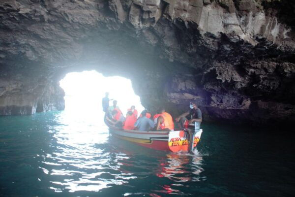 Hiking to the Waterfall Aguas Caidas &Boat Trip to the Cave. - Languages and Location