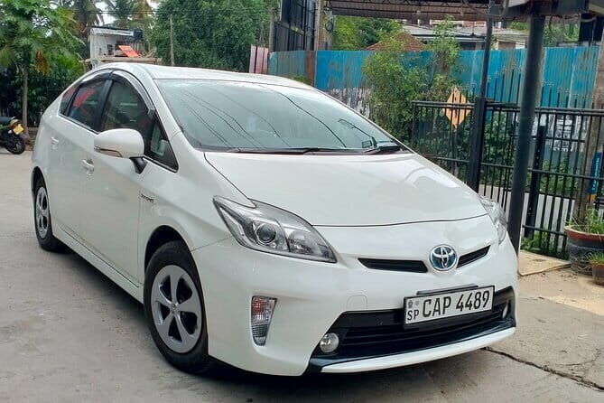 Hikkaduwa to Colombo Airport (CMB) Private Transfer - Seamless Pickup & Drop-Off at Hikkaduwa
