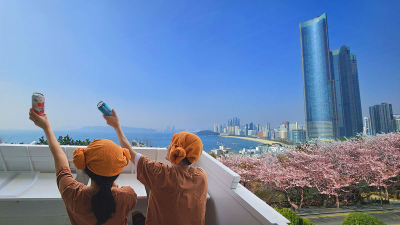 HillSpa Jjimjilbang Ticket in Busan Haeundae - The view is part of the bath
