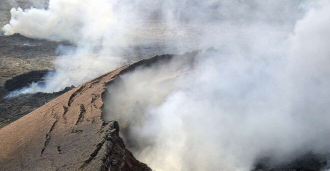 Hilo: Hawaii Volcanoes National Park and Waterfalls Flight - Full Description of the Flight
