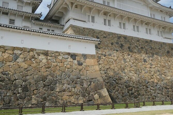 Himeji Castle: 2Hour Premium World Heritage & Samurai Tour - Exploring the Itinerary in Detail