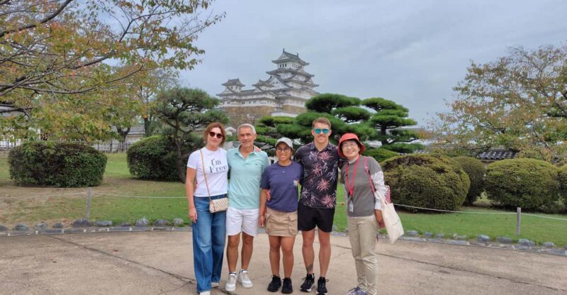 Himeji: Himeji Castle Guided Tour  UNESCO Heritage - Enjoying Kokoen Garden and Surroundings