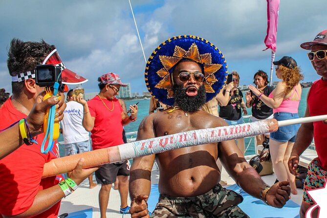 Hip Hop Sessions Boat Party Cancun (Adults Only) - Food and Drink Options