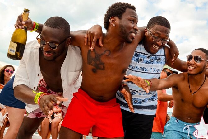 Hip Hop Sessions Boat Party Cancun (Adults Only) - Entertainment and Party Atmosphere