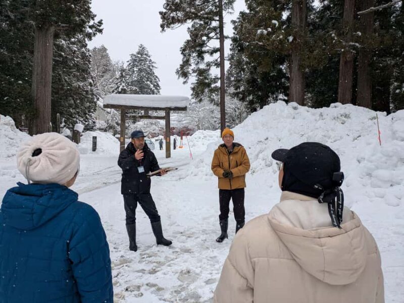 Hirosaki: Shrine Snow Shoveling Experience with Lunch - What Makes This Tour Special?