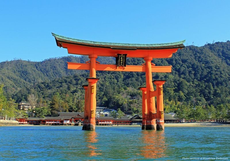 Hiroshima & Miyajima Day Tour from Hiroshima, Kyoto or Osaka - Shopping street, shrine, and a flexible lunch