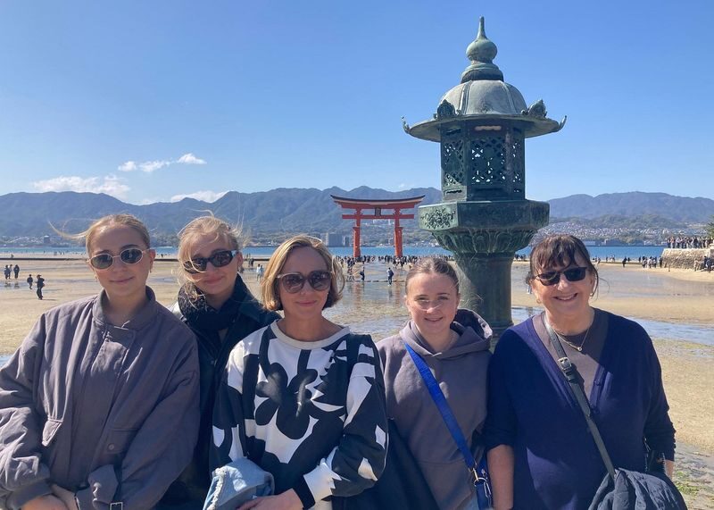 Hiroshima & Miyajima Highlights Private Day Tour - A private guide, but local transport