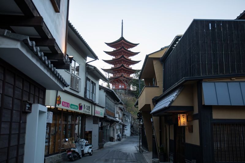 Hiroshima & Miyajima Private Full-Day Walking Tour - Itsukushima Shrine and the Floating Torii