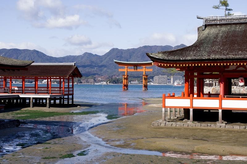 Hiroshima & Miyajima with Ferry and optional bullet train - Give Peace Memorial Park the time it deserves