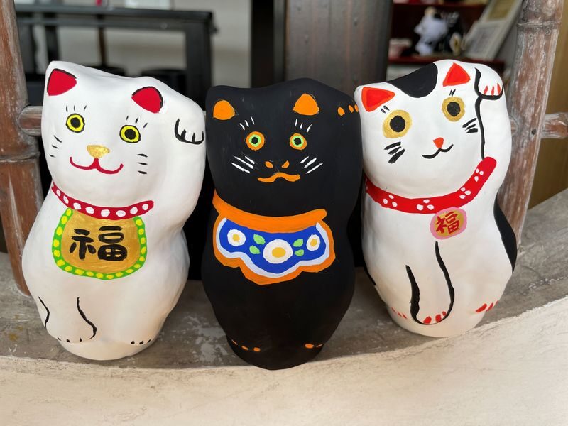 Hiroshima Onomichi: Maneki-neko Painting (Tenugui Included) - A quiet workshop beside an Onomichi temple