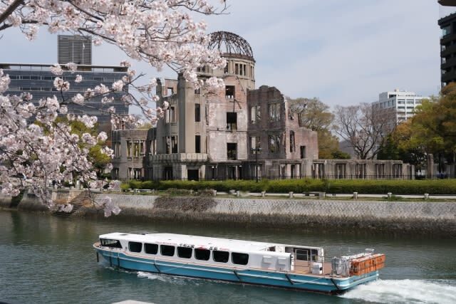 Hiroshima Peace Memorial Museum & Miyajima Itsukushima Shrine One-day Bus Tour - Miyajima: shrine, views, and a slower pace
