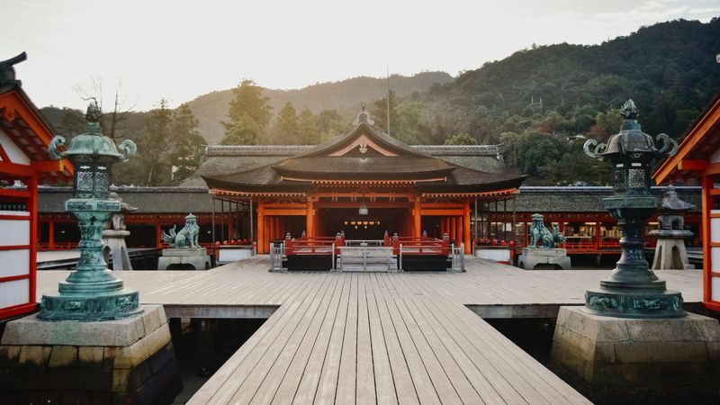 Hiroshima to Miyajima: Private 6-Hour Tour with Local by Ferry - A private route from Hiroshima to Miyajima