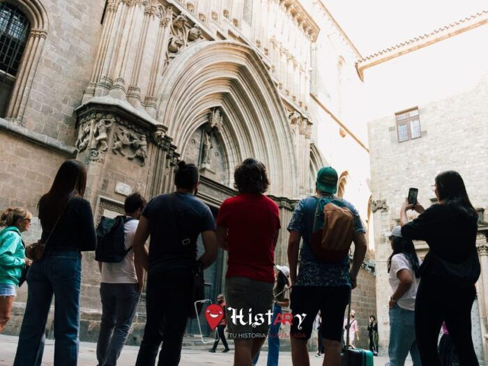 Histary: Guided Tour Through the Gothic Quarter With Augmented Reality - Uncovering the Jewish Quarter