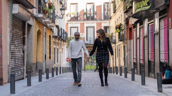 Historic and Famous Barrio De Las Letras Photo & Tapa Tour - Booking Information